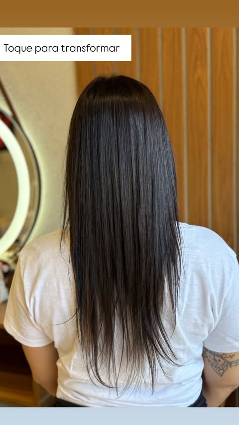 Antes: cabelo com pontas mais finas, no story Toque para transformar da Jana